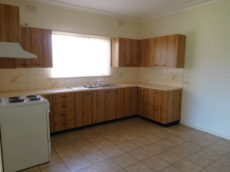 426 English Avenue, Lavington NSW 2641