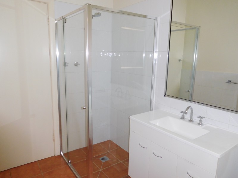 426 English Avenue, Lavington NSW 2641