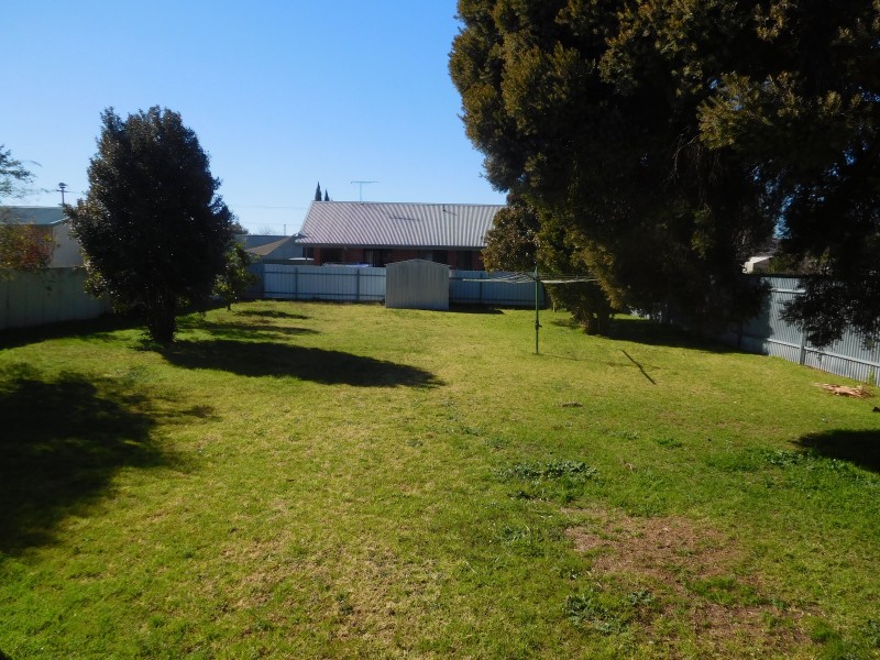 426 English Avenue, Lavington NSW 2641