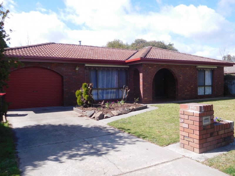 10 Julie Place, Lavington NSW 2641