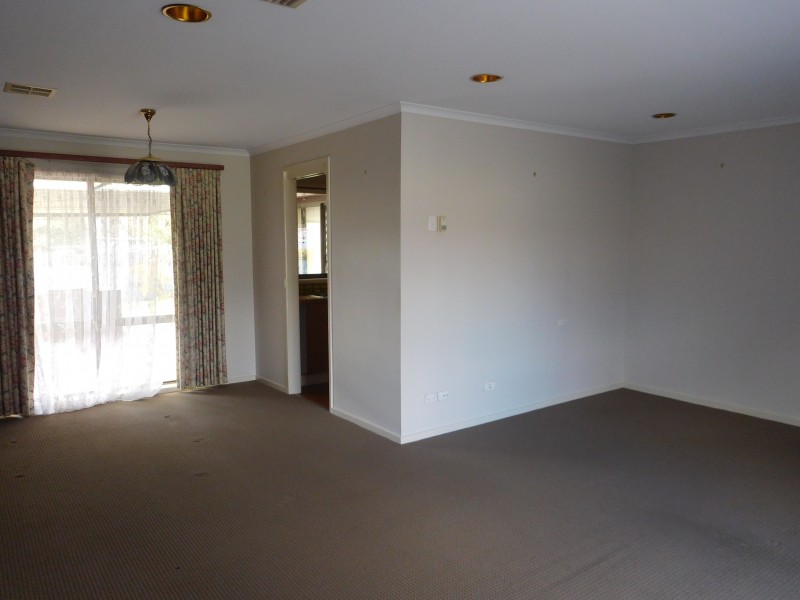 10 Julie Place, Lavington NSW 2641