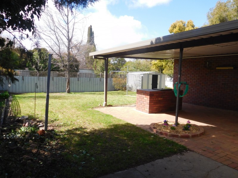 10 Julie Place, Lavington NSW 2641