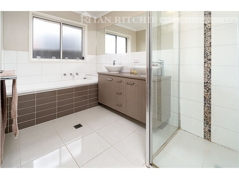 11 Redbox Drive, Thurgoona NSW 2640