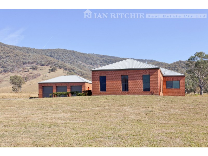 19 Springvale Lane, Kergunyah VIC 3691