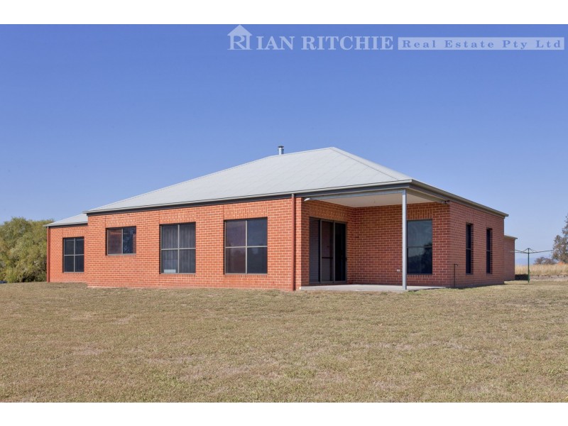 19 Springvale Lane, Kergunyah VIC 3691