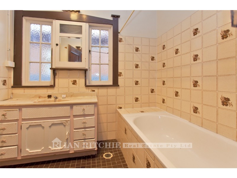 421 Macauley Street, South Albury NSW 2640