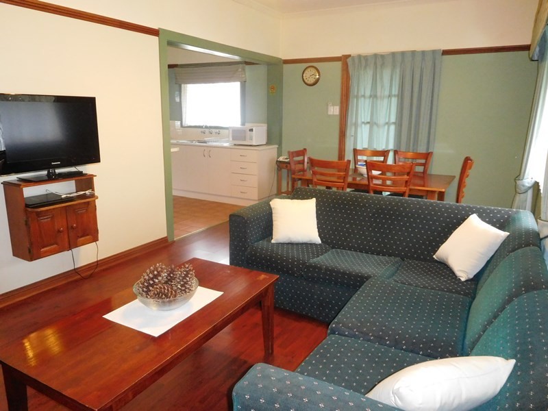 8 Spotted Gum Drive, Albury NSW 2640