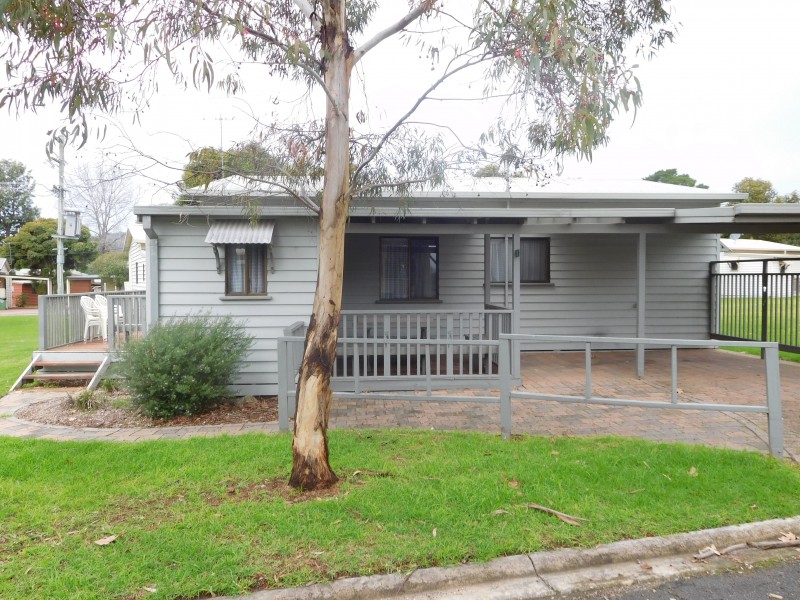 8 Spotted Gum Drive, Albury NSW 2640