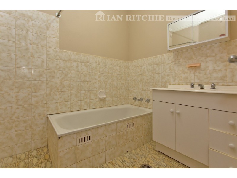 2/815  Mate Street, North Albury NSW 2640