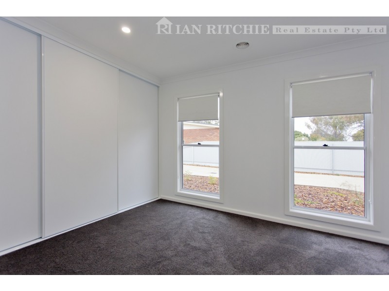 2/457 Prune Street, Lavington NSW 2641