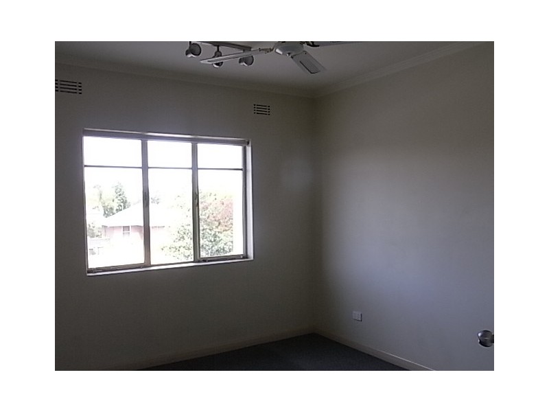 2/919 Mate Street, Lavington NSW 2641