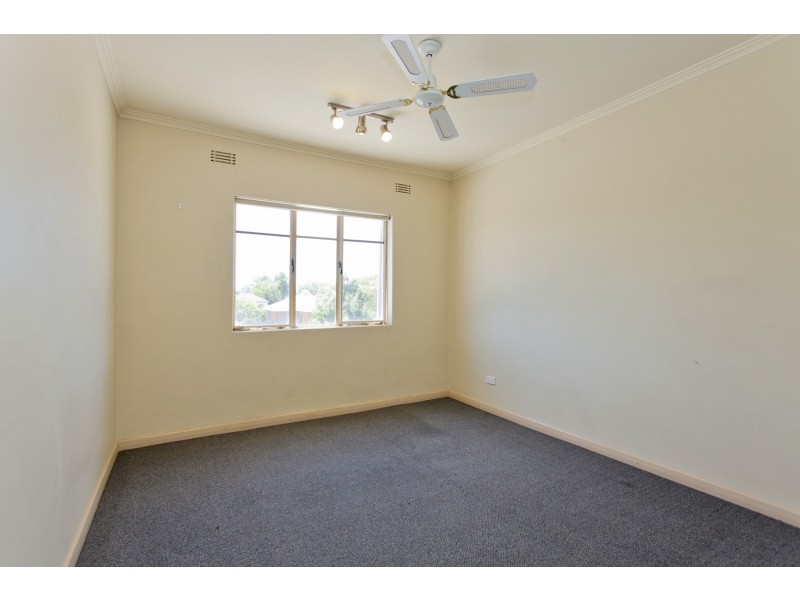 2/919 Mate Street, Lavington NSW 2641