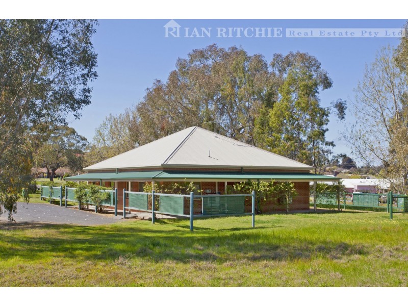 1/1 Baker Court, West Albury NSW 2640