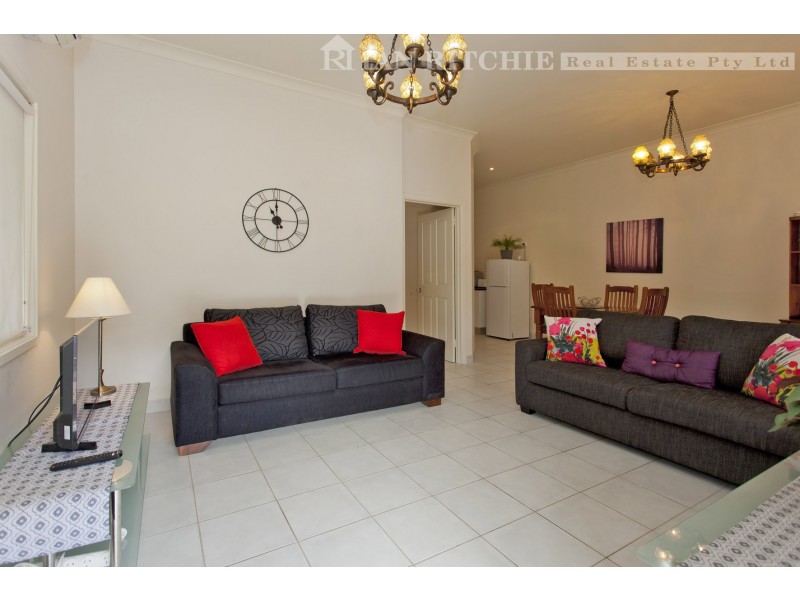 1/1 Baker Court, West Albury NSW 2640