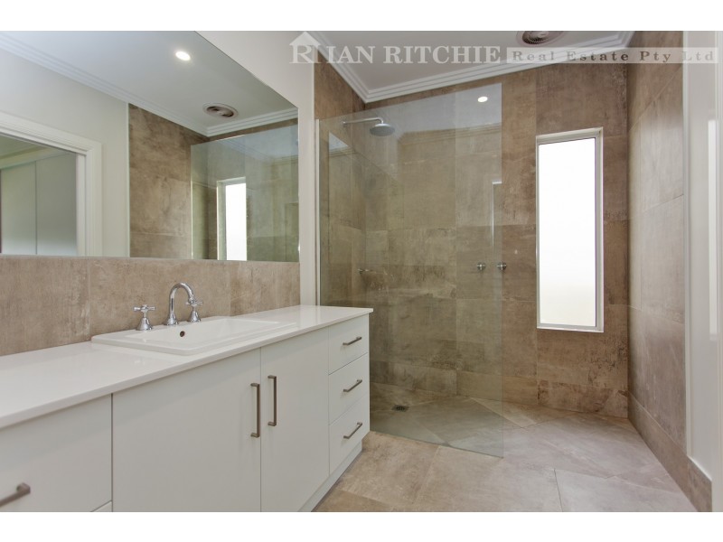 2/591 Keene Street, East Albury NSW 2640