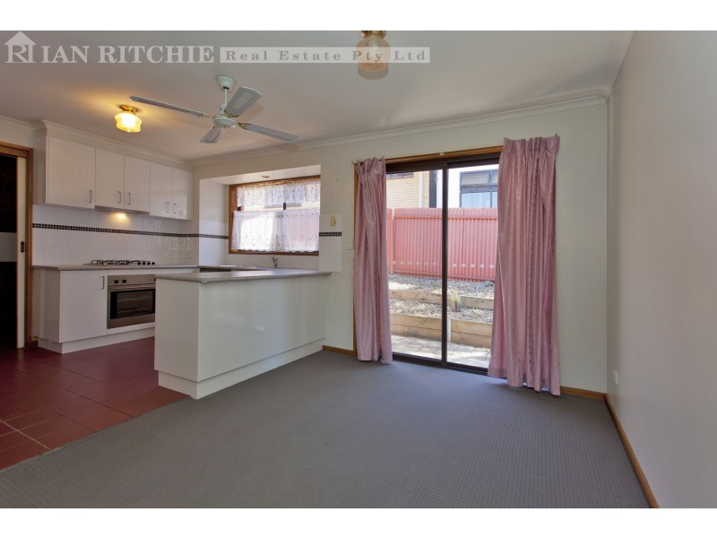 2/885 Chenery Street, Glenroy NSW 2640