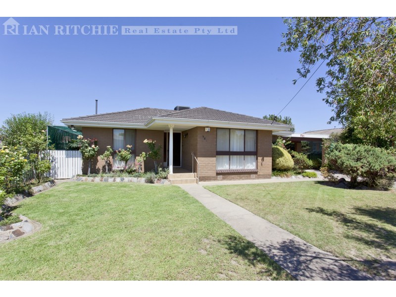 381 Elton Court, Lavington NSW 2641