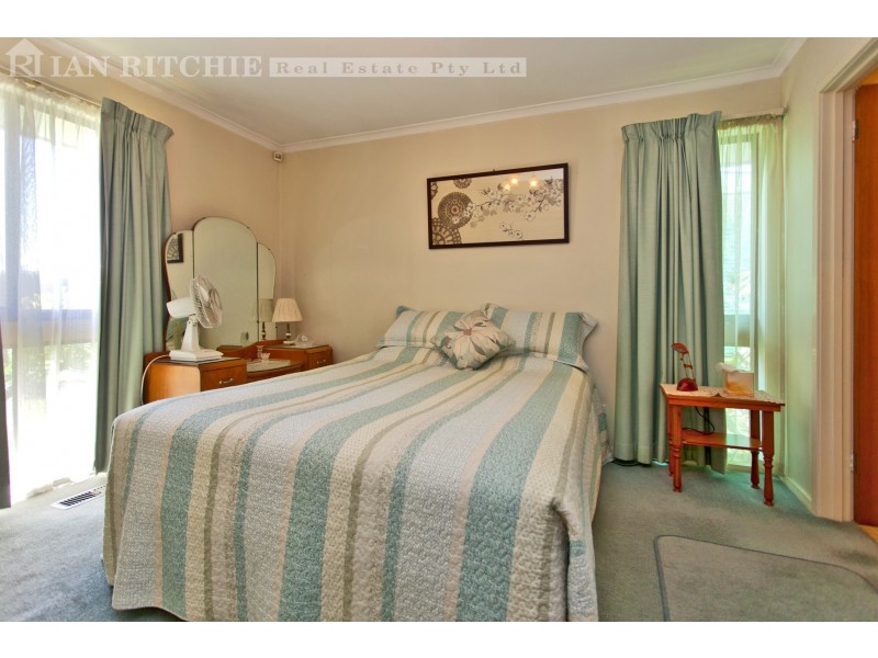 381 Elton Court, Lavington NSW 2641