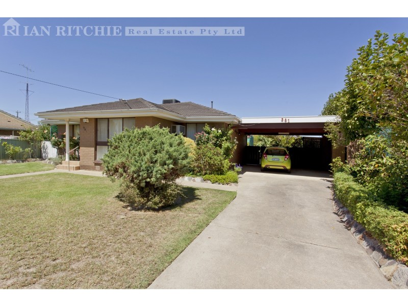 381 Elton Court, Lavington NSW 2641