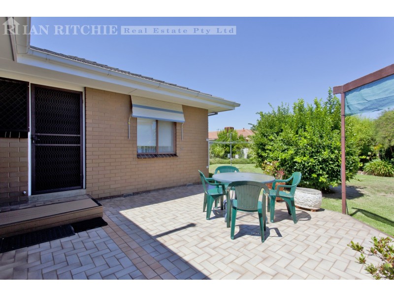 381 Elton Court, Lavington NSW 2641