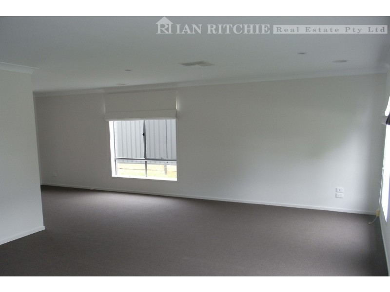 50 Gabrielle Court, Lavington NSW 2641