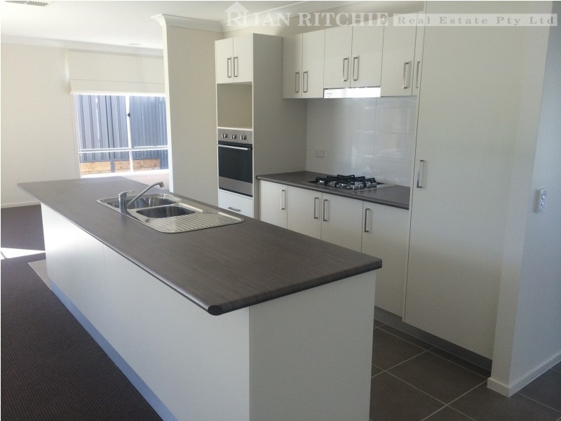 50 Gabrielle Court, Lavington NSW 2641