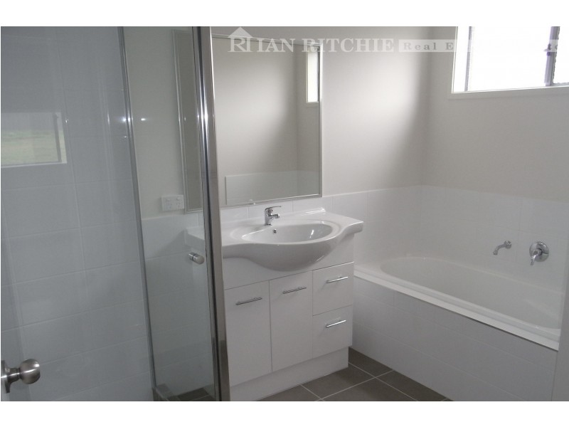 50 Gabrielle Court, Lavington NSW 2641