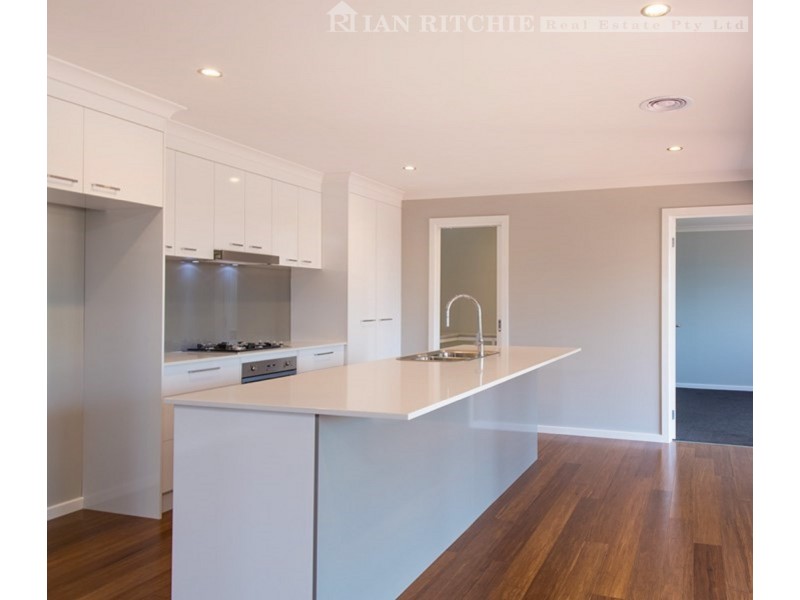 84 Wellington Drive, Thurgoona NSW 2640