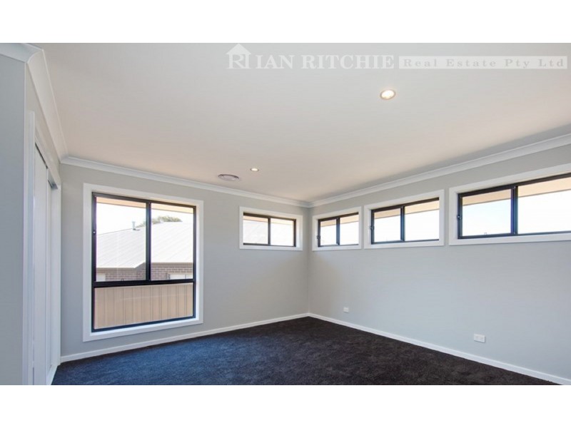 84 Wellington Drive, Thurgoona NSW 2640