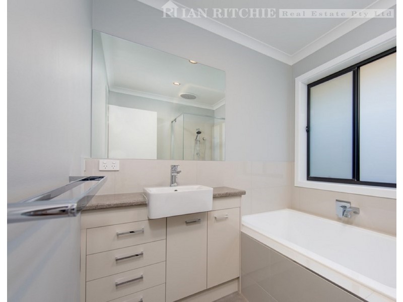 84 Wellington Drive, Thurgoona NSW 2640