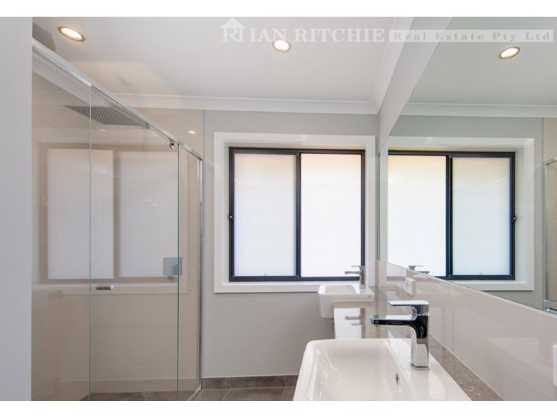 84 Wellington Drive, Thurgoona NSW 2640