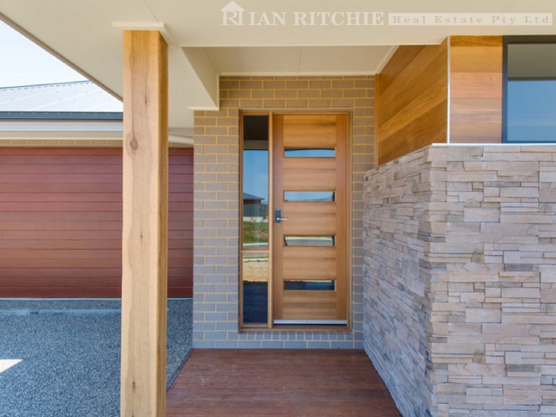 84 Wellington Drive, Thurgoona NSW 2640