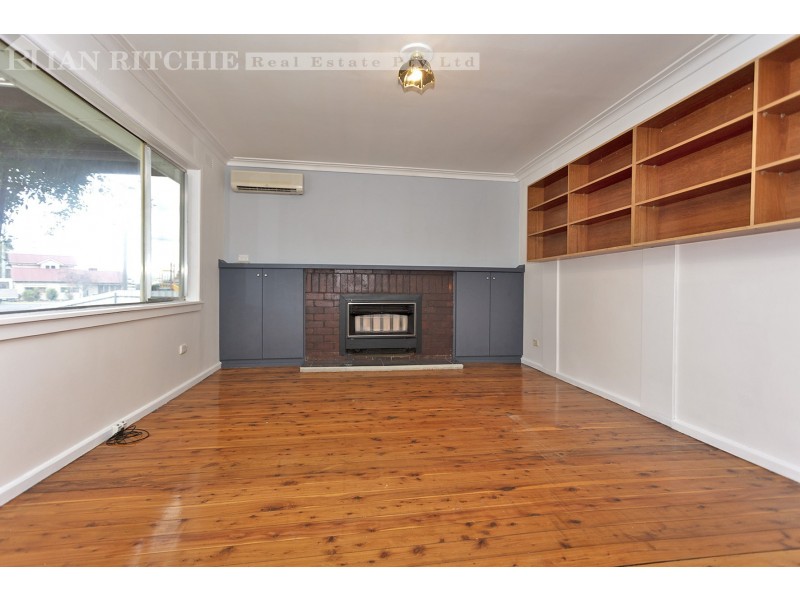 391 Hedley Crescent, Lavington NSW 2641