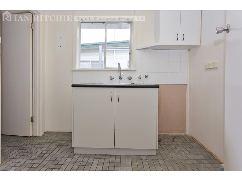 391 Hedley Crescent, Lavington NSW 2641