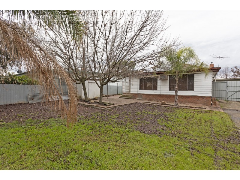 391 Hedley Crescent, Lavington NSW 2641