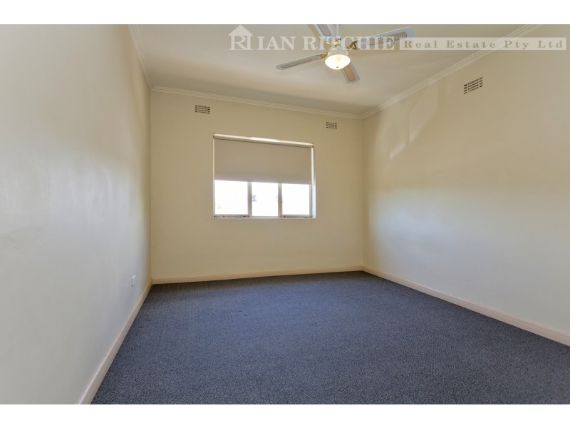 2/919 Mate Street, Lavington NSW 2641