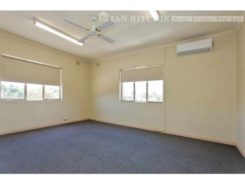 2/919 Mate Street, Lavington NSW 2641