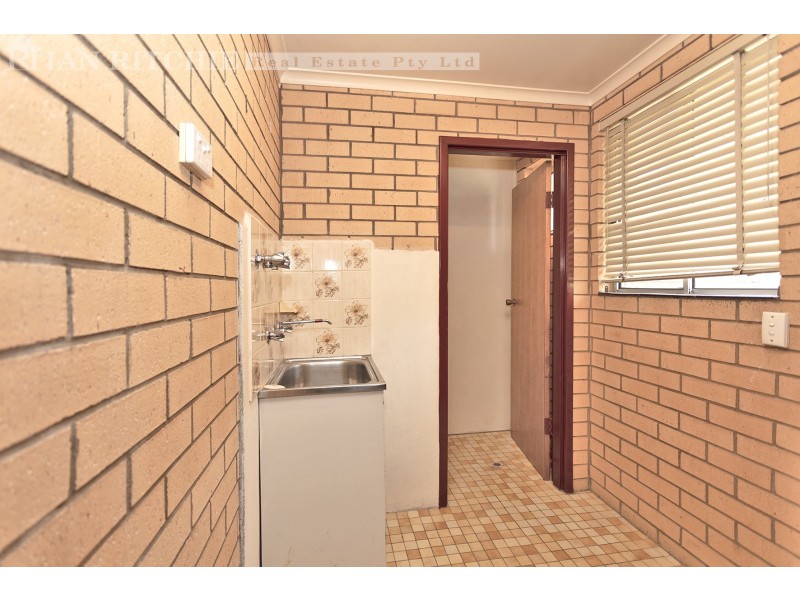 1 & 2/449 Griffith Road, Lavington NSW 2641