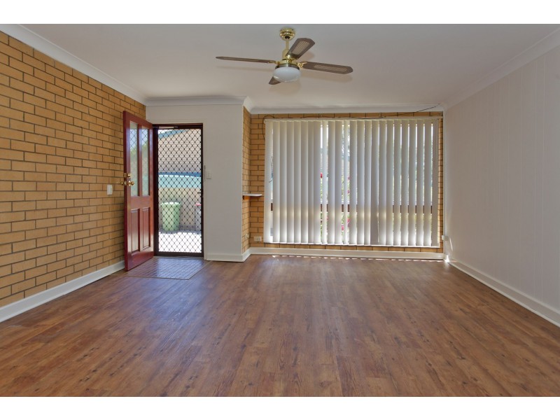 1 & 2/449 Griffith Road, Lavington NSW 2641