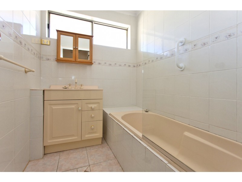 1 & 2/449 Griffith Road, Lavington NSW 2641