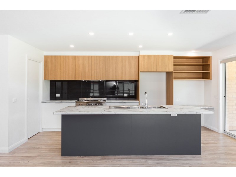 23 Mclaren Boulevard, Thurgoona NSW 2640