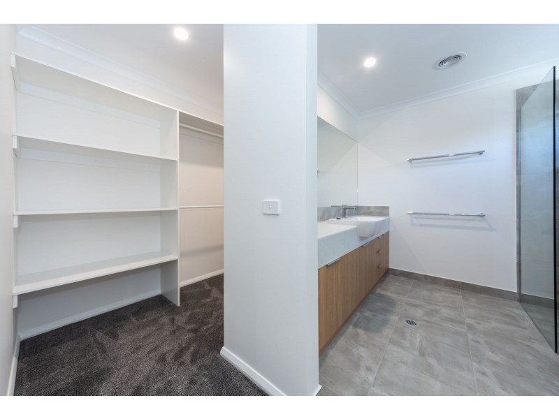 23 Mclaren Boulevard, Thurgoona NSW 2640