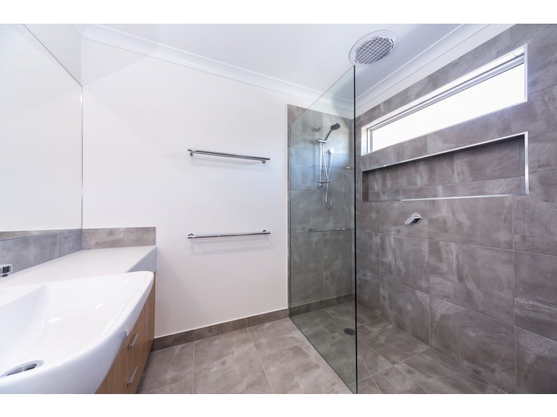 23 Mclaren Boulevard, Thurgoona NSW 2640