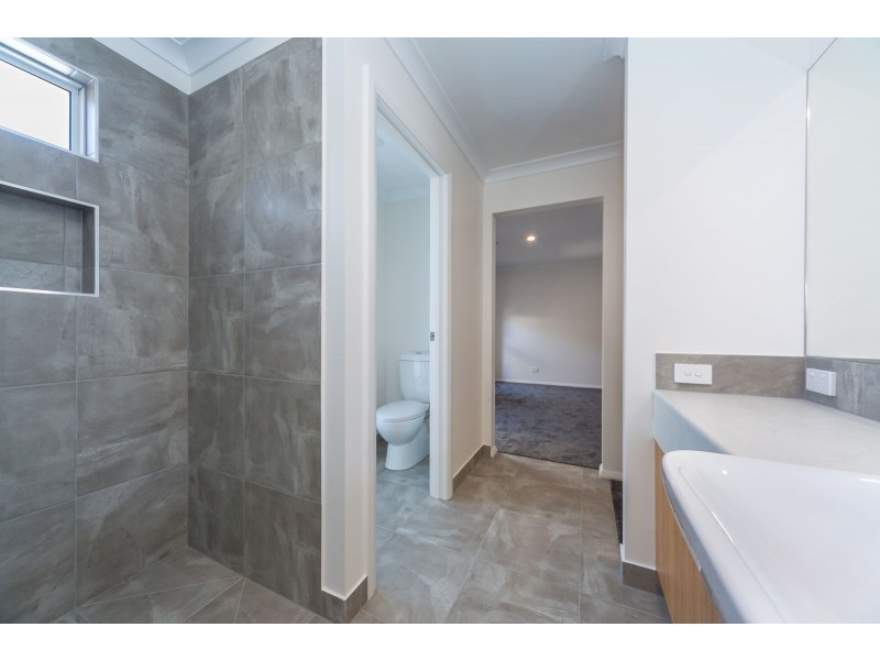 23 Mclaren Boulevard, Thurgoona NSW 2640