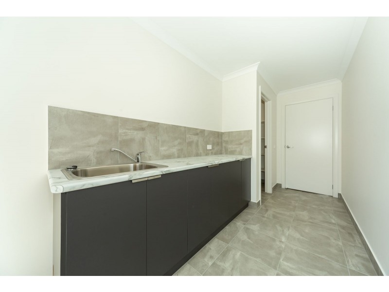 23 Mclaren Boulevard, Thurgoona NSW 2640