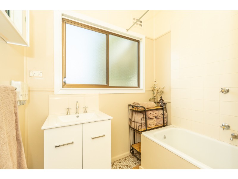 24 Brush Box Street, Albury NSW 2640