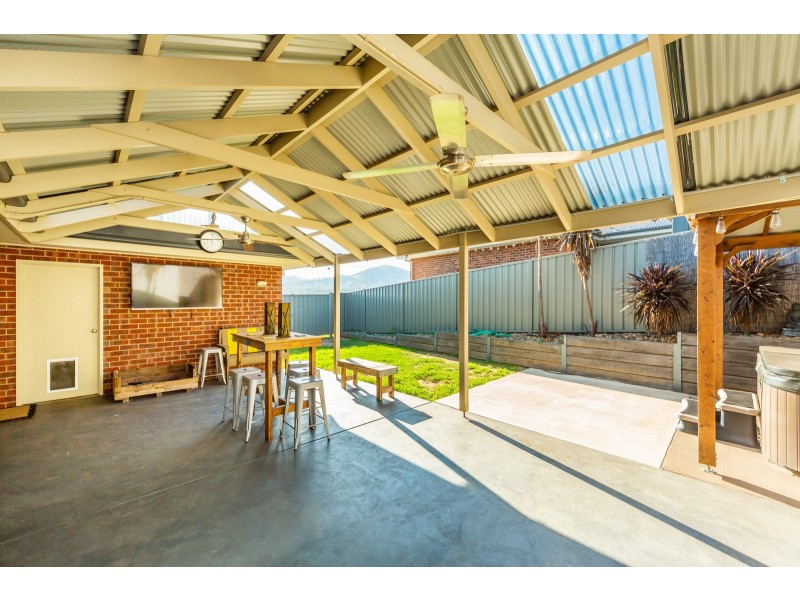 10 Friarbird Way, Thurgoona NSW 2640