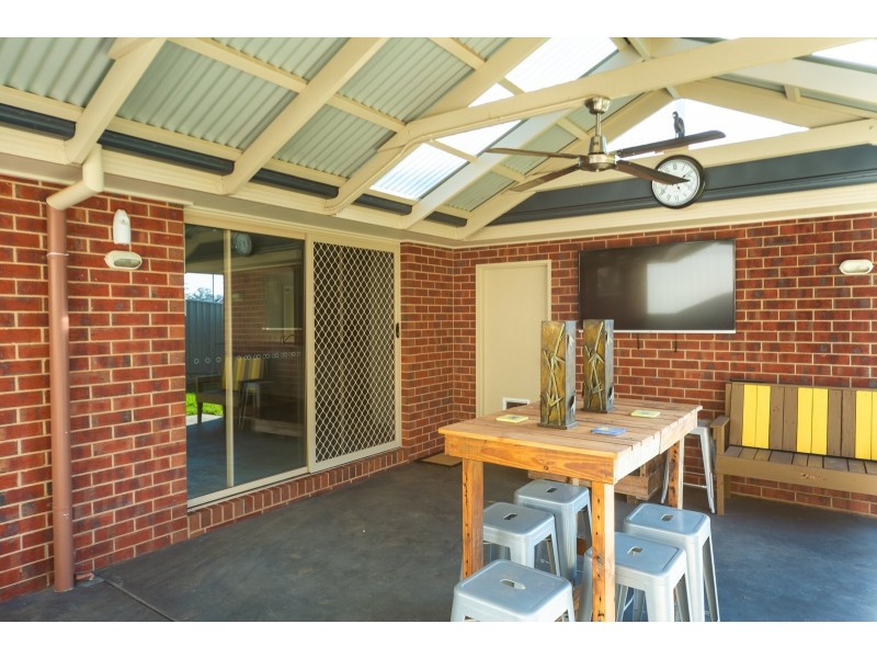 10 Friarbird Way, Thurgoona NSW 2640