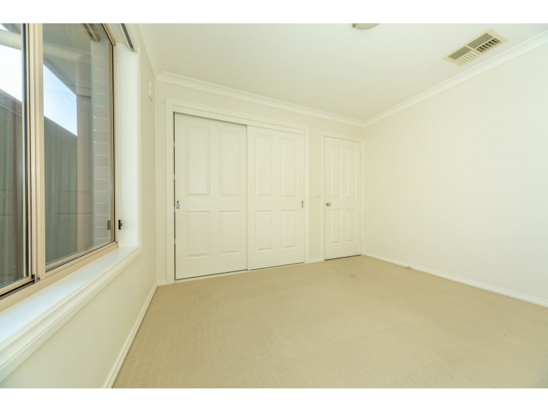 10 Friarbird Way, Thurgoona NSW 2640