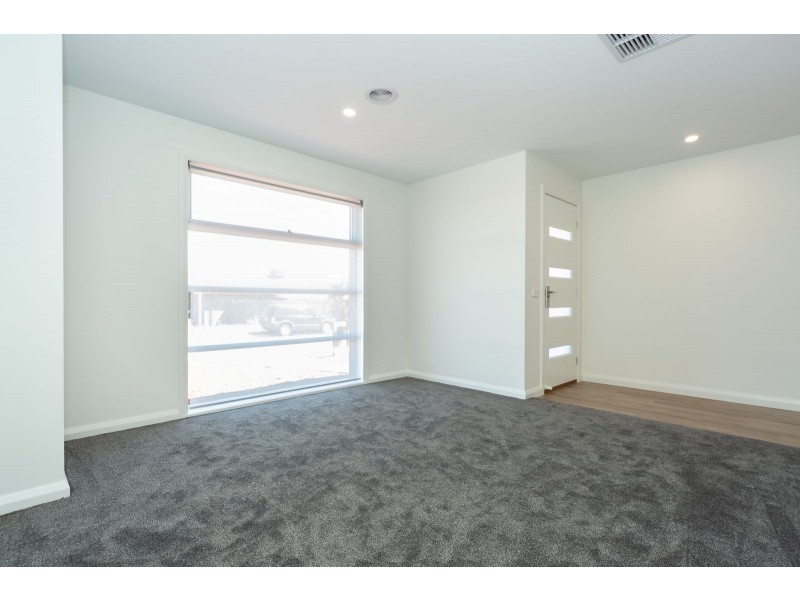 23 Mclaren Boulevard, Thurgoona NSW 2640